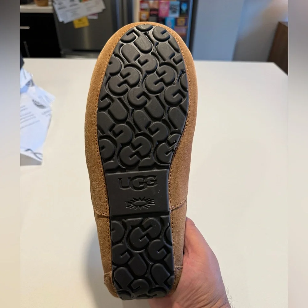 UGG - Men’s Ascot Slipper in Chestnut - US 12 - Picture 13 of 15